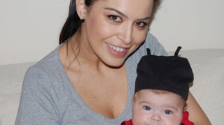 Simona Patruleasa nu a renuntat la ritualul de infrumusetare nici dupa ce a devenit mamica!
