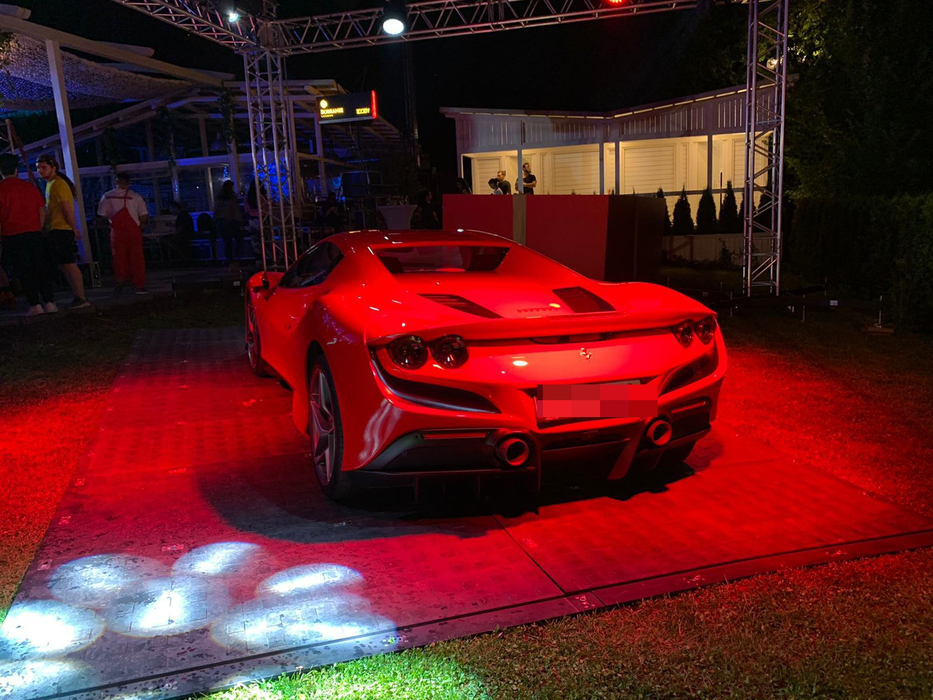 Noul Ferrari F8 Spider, primit de Inna / Sursă foto: CANCAN.RO