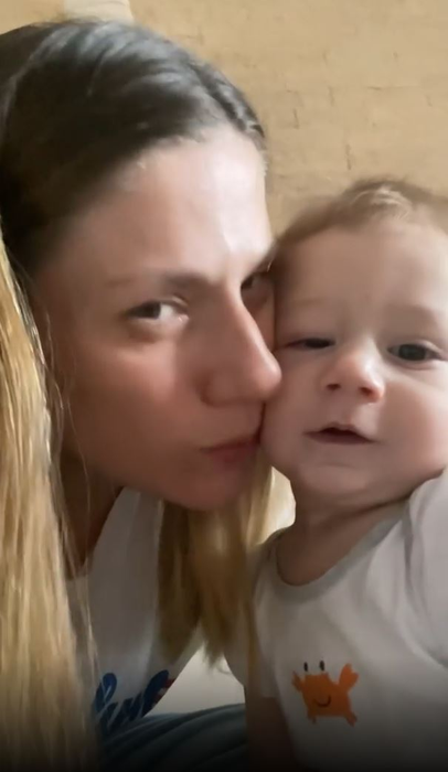 Tily Niculae, soțul și copiii, infectați cu virusul SARS-CoV-2: “Radu a făcut o erupție cutanată de la antibiotic. Am stat în stres și în teroare”