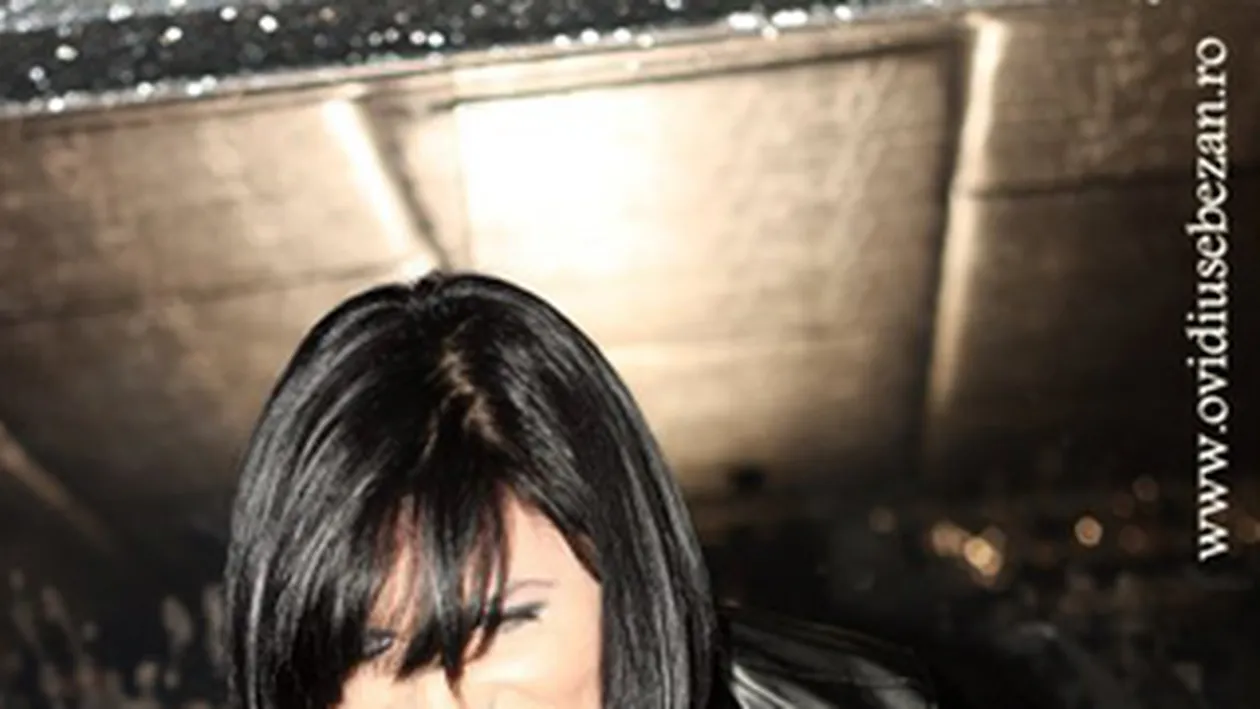 Ellie White repeta cu 40 de grade febra pentru Romanian Music Awards