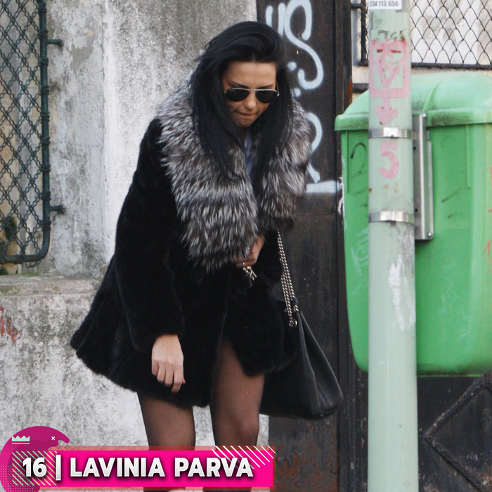 Top 30 sexy-vedete în ipostaze super-provocatoare pe stradă. Pe ce locuri “se bat” Lidia Buble, Daniela Crudu, Delia ori Claudia Pavel