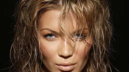 Clipe de cosmar! Solicitata la maxim, Gina Pistol a trecut prin momente ingrozitoare! Doar un descantec a scapat-o de calvar!