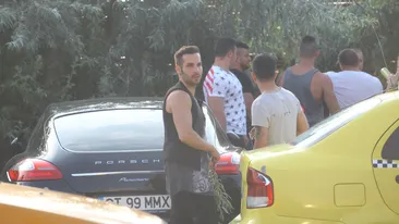 Randi tine prietenii aproape si fetele departe cand da iama-n bautura! S-a distrat trei zile la rand doar cu baietii!