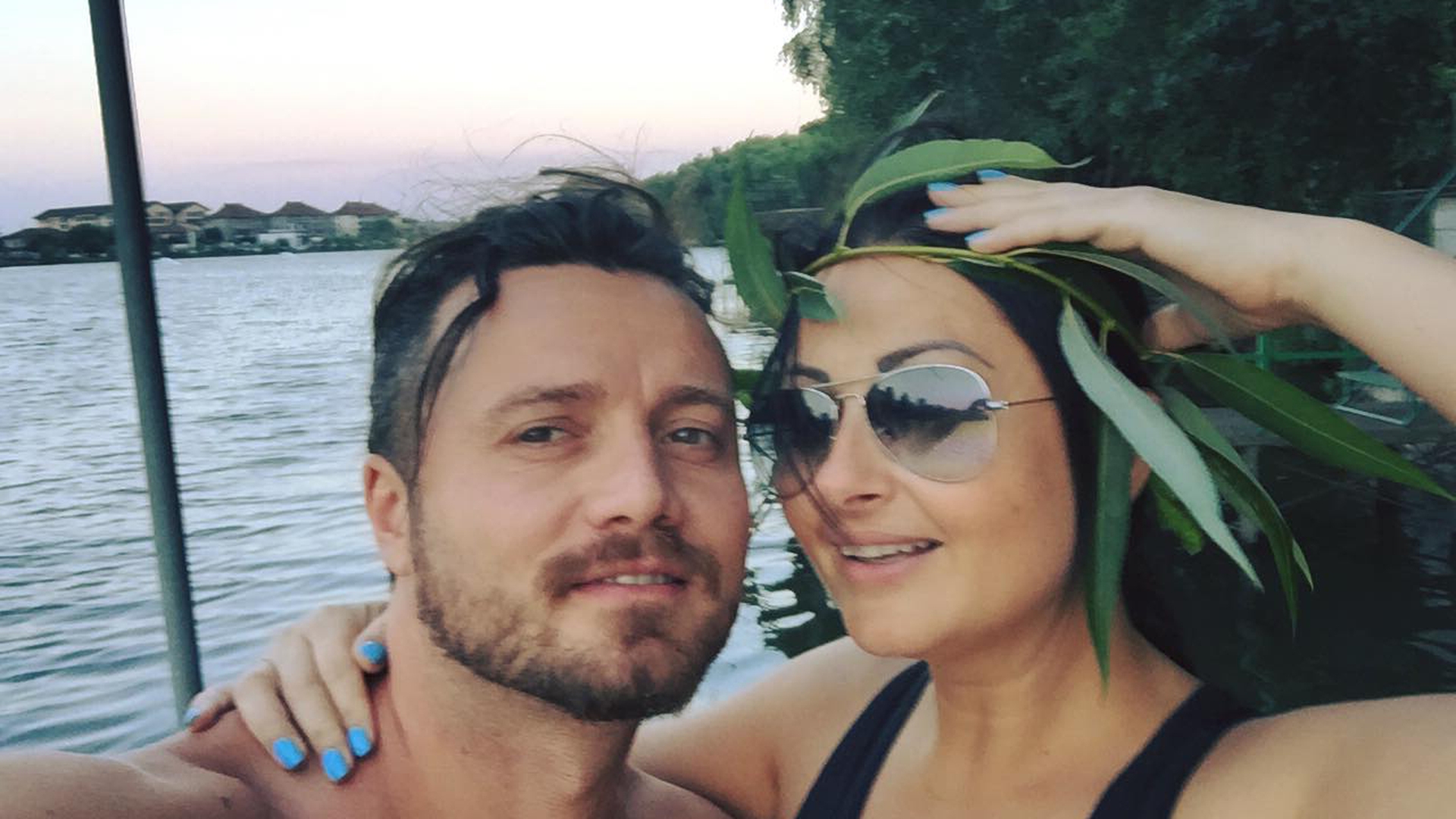 TAVI a încercat să facă un selfie cu GABRIELA CRISTEA! Vedeta nu s-a putut abţine şi a…
