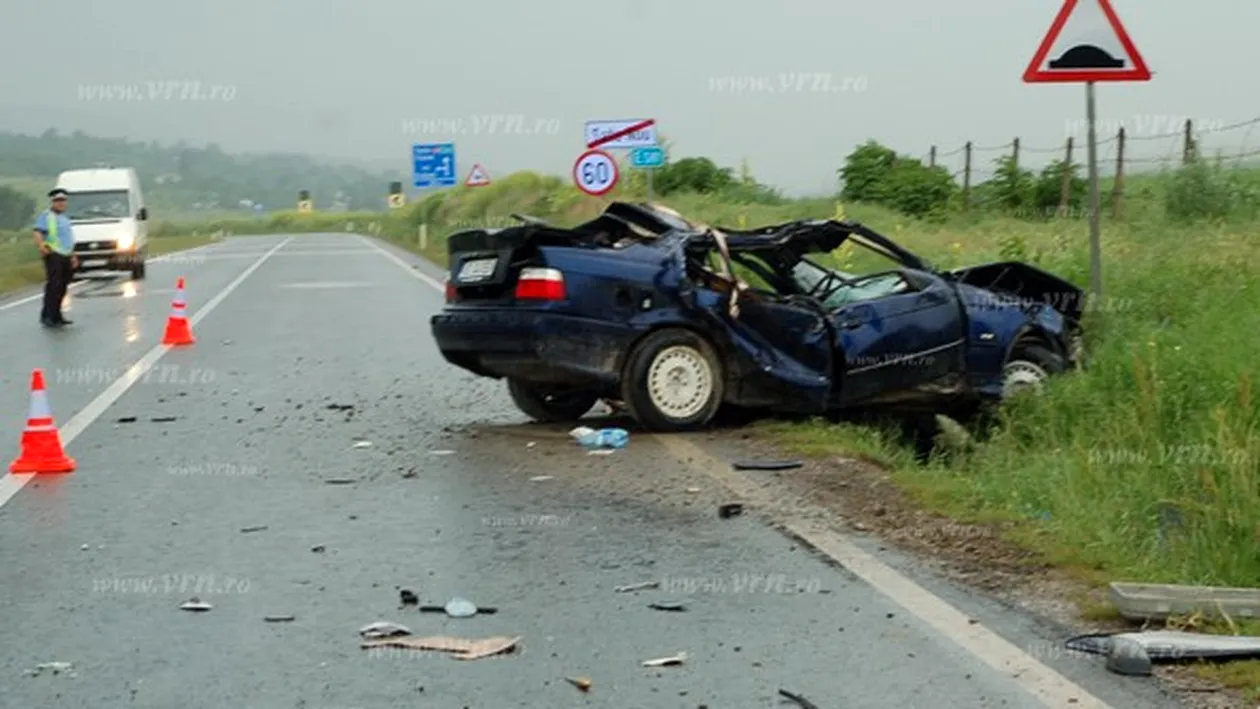 Grav accident în Vaslui. O fată de 19 ani se zbate între viață și moarte