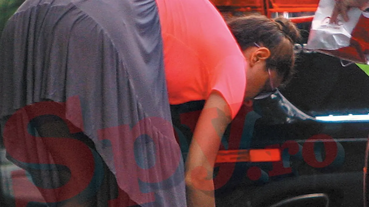 Una dintre cele mai sexy stiriste s-a rupt total de trecutul amoros! A aruncat la tomberon lucrurile care ii aminteau de fostul!