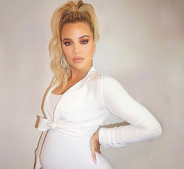 Primele imagini cu fiica lui Khloe Kardashian. Micuța arată adorabil