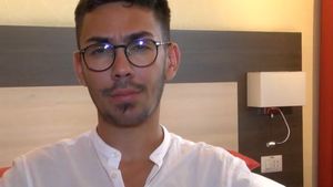 Armin Nicoară s-a emoționat până la lacrimi! Mărturisirile făcute de cântăreț: ”Îmi poartă noroc de fiecare dată”