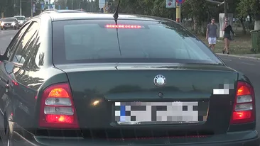 A vrut sa se dea mare, dar s-a facut de ras! Mesajul naucitor de pe masina unui constantean