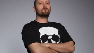 Cum arată, de fapt, iubita lui Cheloo. Cine este femeia care l-a vindecat pe juratul de la iUmor de divorțul dureros