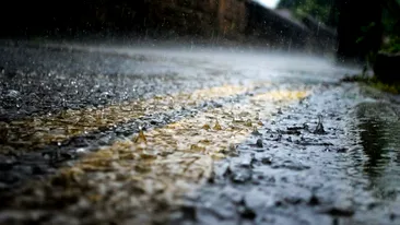Vremea se schimbă radical! Cod galben de ploi și furtuni în întreaga țară