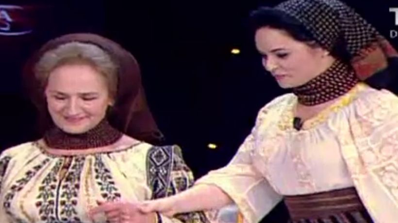 Andreea Marin, in costum popular! Uite cum arata in straie folclorice si cum s-a descurcat sa cante in duet cu Sofia Vicoveanca