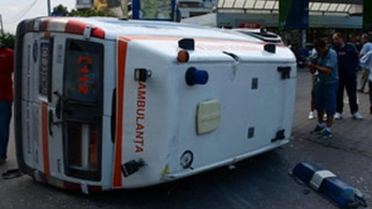 O ambulanta s-a rasturnat pe bulevardul Stefan cel Mare din Capitala!