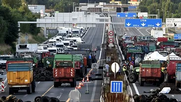 MAE atenționează șoferii să evite între 23-26 august trecerea prin Biriatou între Spania și Franța