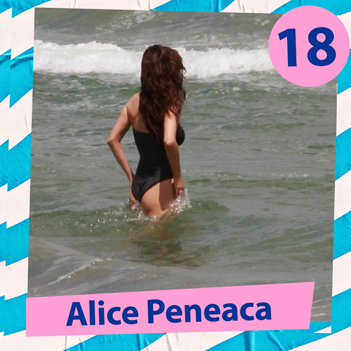 Top 30 vedete care se hârjonesc în apă în cele mai sexy poziții. Ce locuri ocupă Ramona Olaru, Antonia ori Gina Pistol între “Reginele Splash-urilor”