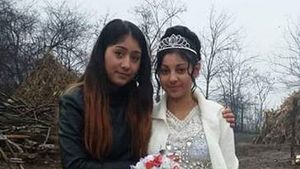 Scandalos! Povestea din spatele acestei fotografii realizată la o nuntă de romi din România!