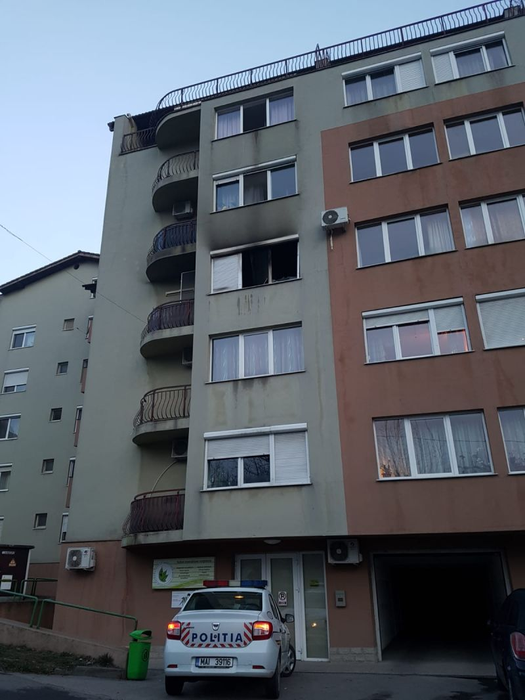 Știrea care a îngrozit România! S-a aruncat pe geamul apartamentului în care locuia