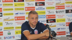 Enache îl așteaptă pe Roman cu brațele deschise: „Aici va veni mereu. Acasă!”