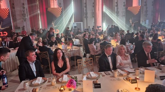 Momente tensionate la gala aniversară a Nadiei Comăneci de la Palatul Parlamentului. Camelia Potec a intrat în panică și a cerut ajutorul SPP
