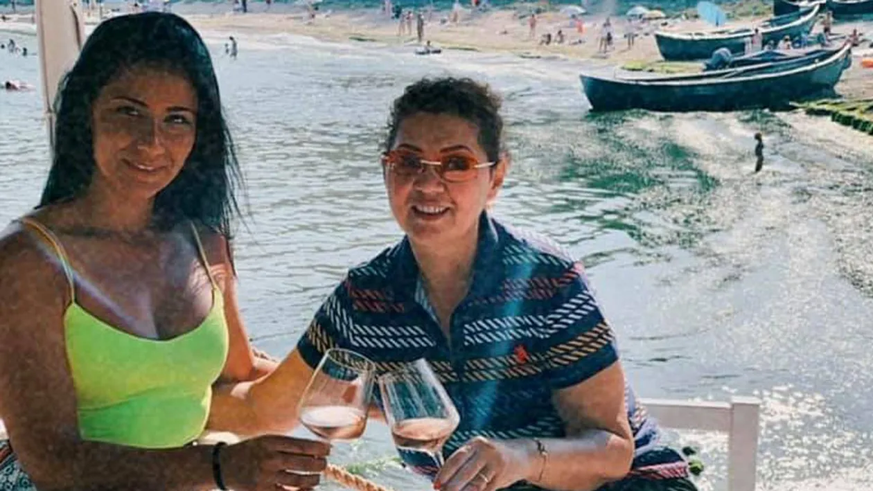 Primele poze cu Minodora în costum de baie, după ce a slăbit 38 de kg! A zis că nu se va fotografia nici pe bani astfel, dar s-a răzgândit