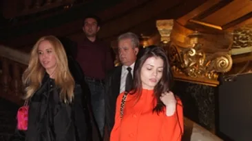 VIDEO Intalnire de gradul zero! Moni si Irinel au dat nas in nas la un eveniment monden