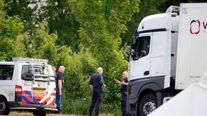 Halucinant! Un român a fost găsit într-o stare de incoerență la volanul unui tir în Belgia. Polițiștii au crezut că este beat, însă...