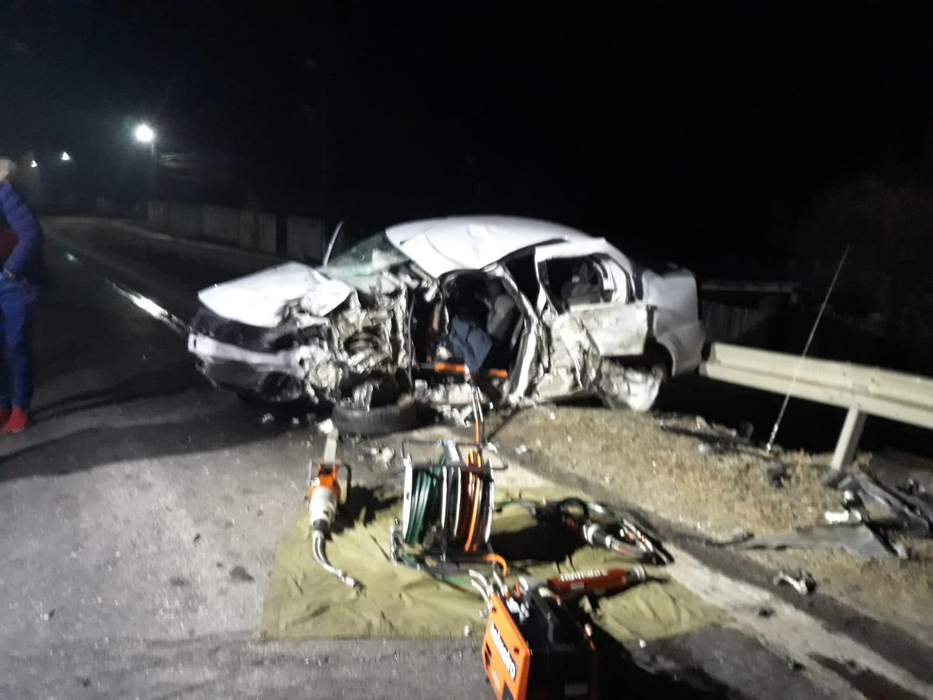 Accident mortal în Prahova, unde un TIR, o autoutilitară și 2 mașini s-au ciocnit! După impact, a urmat un incendiu