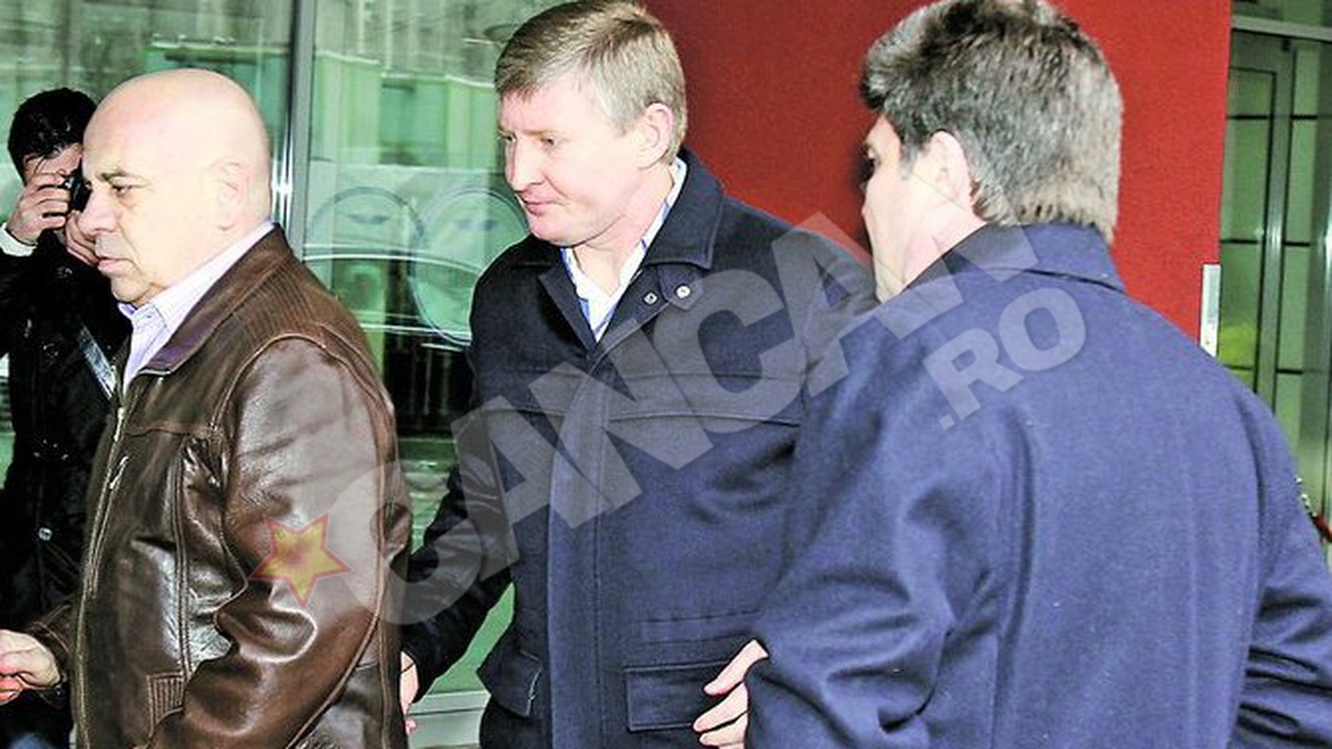 Miliardarul Rinat Ahmetov a lasat siguranta personala pe locul doi. Cel mai bogat om din Ucraina, cu doar doi bodyguarzi in Romania