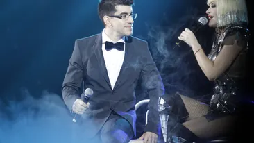 Florin Calinescu a urmarit din culise debutul fiului sau pe scena! Petru a cantat o piesa cu Lori!