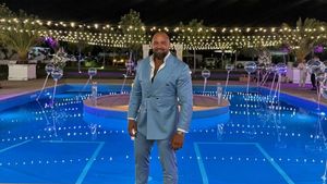 Delirul continuă! Alex Bodi s-a împăcat cu fosta. Pentru a câta oară?! Au uitat că s-au tradus reciproc și sunt din nou împreună