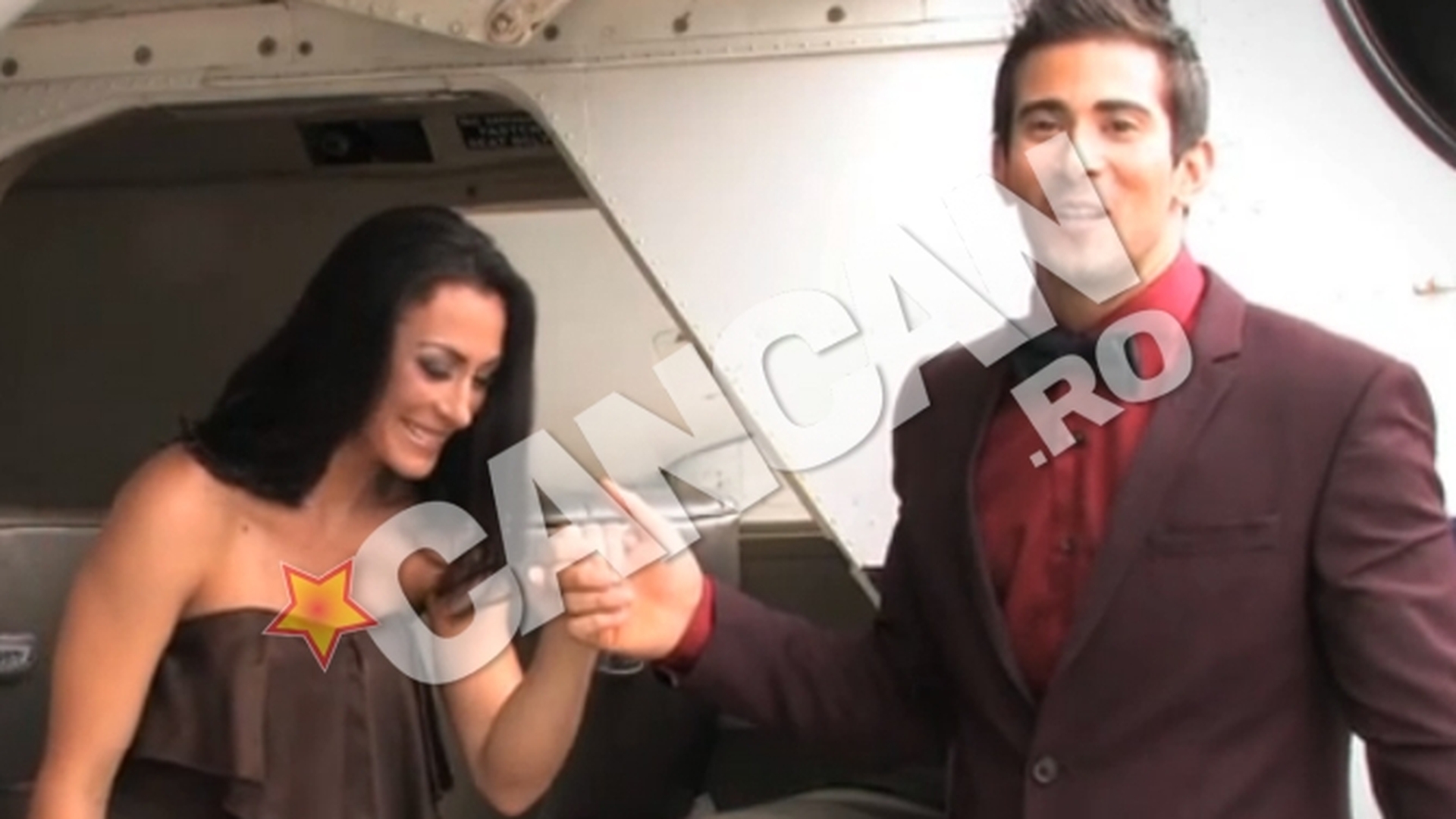 VIDEO Imagini de colectie cu gimnasta noastra, in bratele lui Tommy Ramos. Primul pictorial cu gimnasta Catalina Ponor si iubitul ei portorican! "M-au fermecat ochii ei superbi si picioarele perfecte!" Vezi raspunsurile neasteptate ale romancei