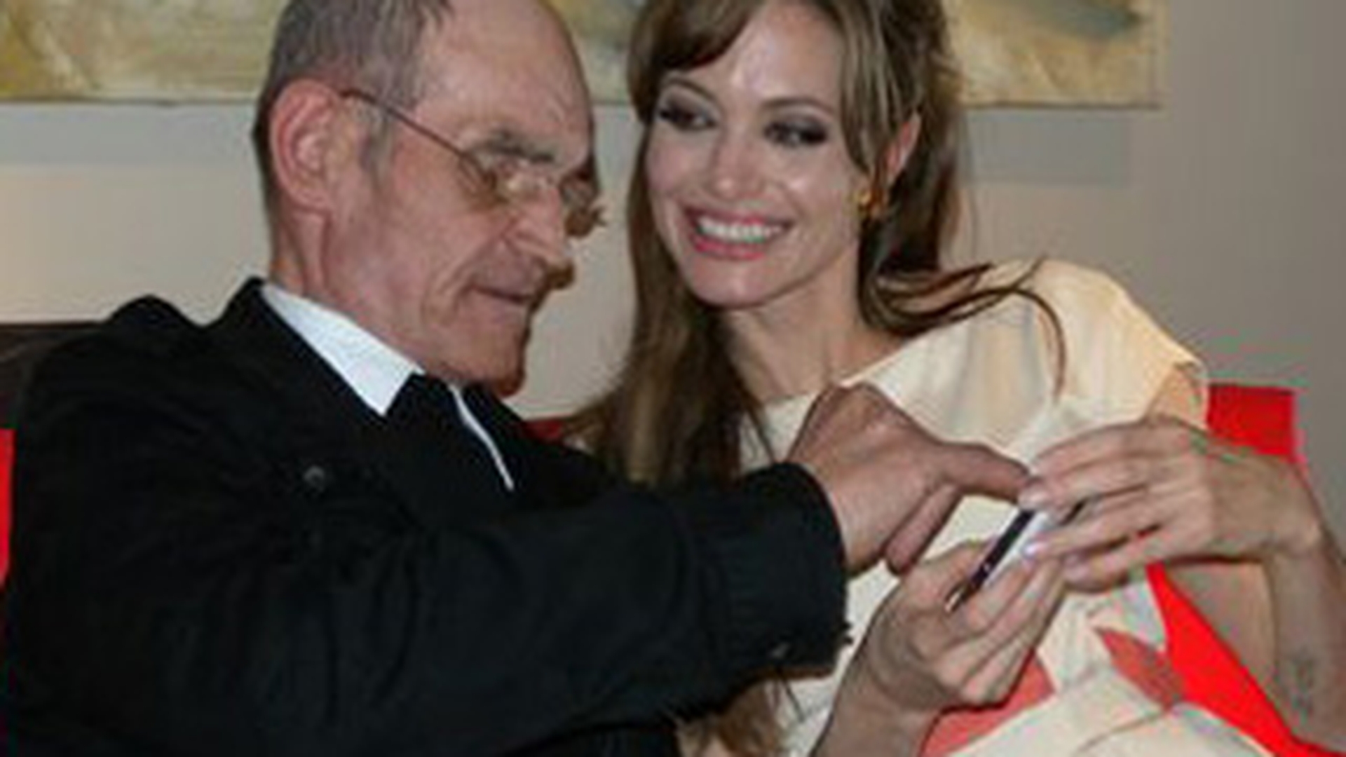 Ion Barladeanu s-a intalnit cu Angelina Jolie