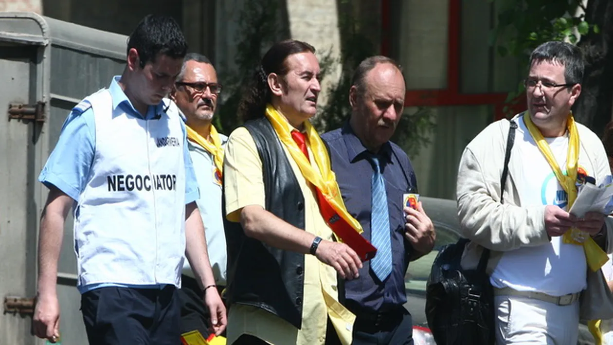 Miron Cozma a scos in strada 70 de barbati de 1 Mai! Vezi de ce!