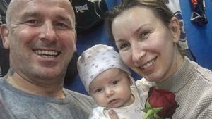 Unde a “fugit” Cătălin Zmărăndescu în plină criză pandemică. “Curtea este a mea!” Soția și fiica îi sunt, tot timpul, alături