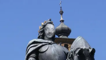 Mai tare decât un rege! Nelson Mondialu îşi avertizează duşmanii pe Facebook: Să nu mă sfidaţi, am sânge albastru