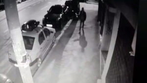 Primele imagini cu piromanul din București! Poliția Capitalei a cerut sprijinul populației