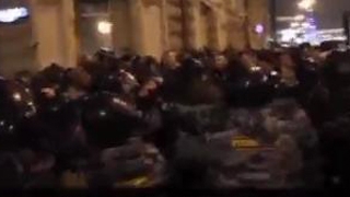 VIDEO O suta de mii de rusi protesteaza impotriva rezultatului de la alegeri!