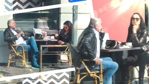 Ilie Năstase și soția fac băi de soare pe Dorobanți