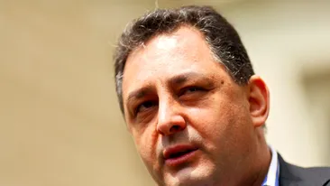 Imaginile care arată cum s-au făcut cărţile la sectorul 5. L-au ”vândut” pe VANGHELIE înaintea votului! Interlopii apropiaţi fostului edil au schimbat ”taberele” şi l-au ajutat pe DANIEL FLOREA să câştige Primăria