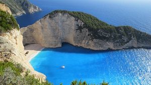 ”Țeapa” s-a mutat și în Grecia! Ce a pățit un român când a ajuns la cazare, într-un resort