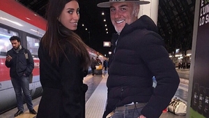 Celebrul GIANLUCA s-a urcat pe schiuri şi a făcut un adevărat spectacol pe pârtie. Imaginile cu el au devenit virale în mai puţin de o oră!