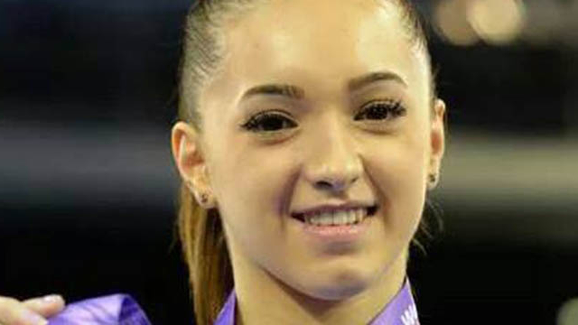 Ce ascunde Larisa Iordache sub costumul de gimnasta! N-ai fi banuit vreodata ca are asa ceva pe corp