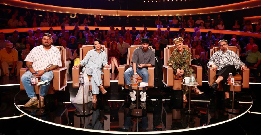 Mihai Bendeac a rămas mut de uimire când l-a văzut. Nelson Mondialu și-a făcut apariţia la The Ticket! Nu a uitat că actorul l-a imitat