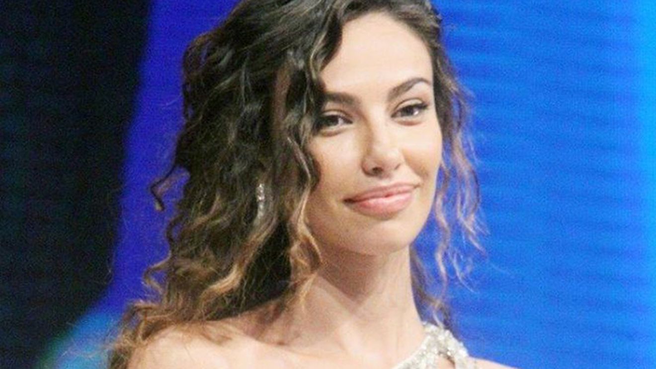 MĂDĂLINA GHENEA a spus adevărul despre operaţiile estetice: ”Voi răspunde mai puţin elegant... ”