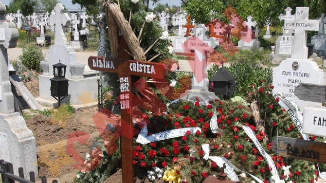 Gabriela Cristea nu i-a dus flori mamei la mormant