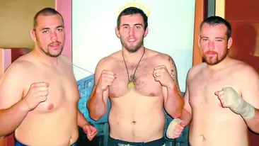 Huliganii din Liverpool invadeaza Lokal Kombat