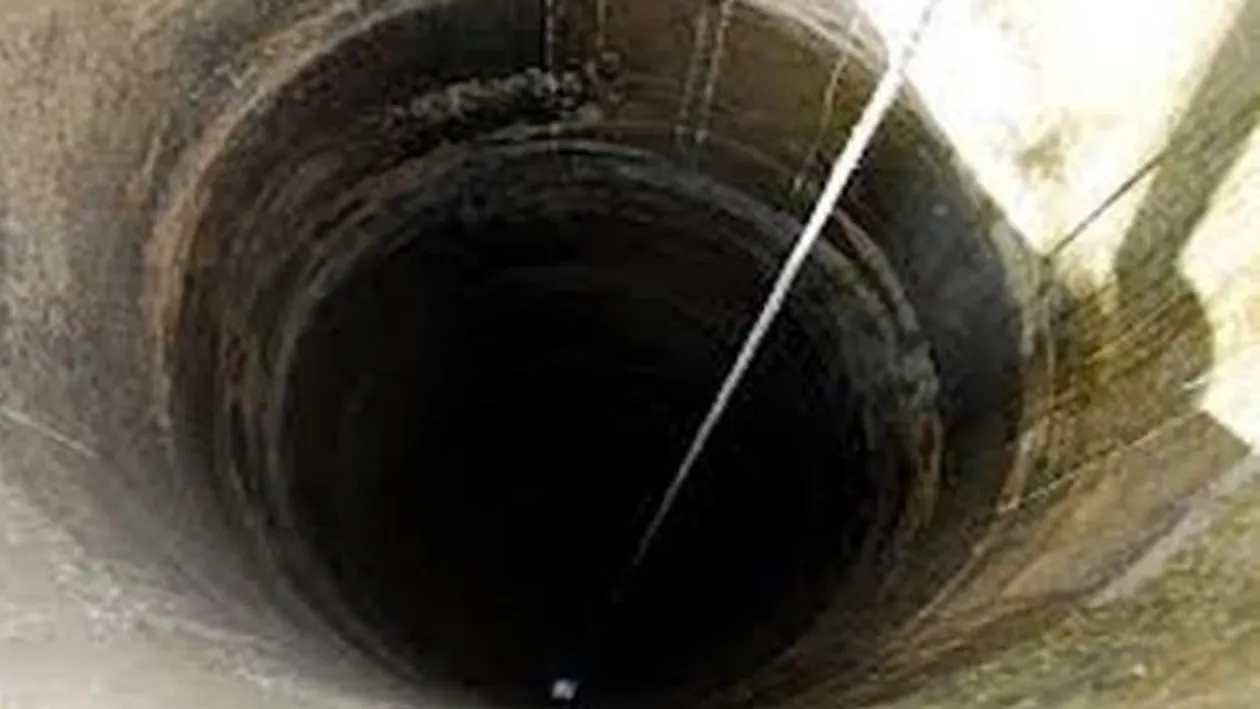 Tragedie la Stoenești. Un bărbat a murit după ce a căzut într-un puț adânc de 30 de metri