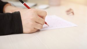 Gafă ireală la Bacalaureat. Un elev din Huși a primit, după contestații, 9,20 deși inițial fusese notat cu 6,70