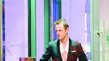 Monica m-a sarutat prima