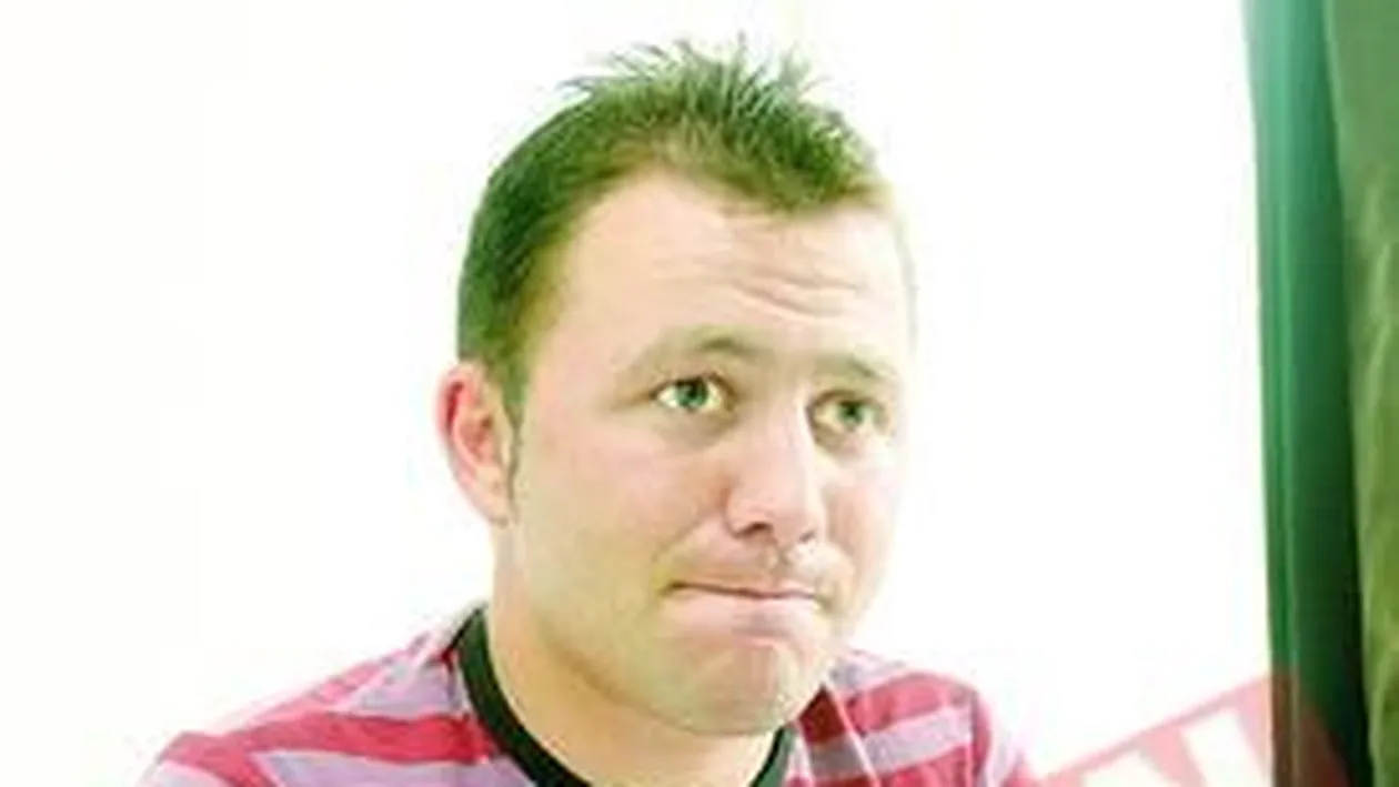 I-a furat identitatea!